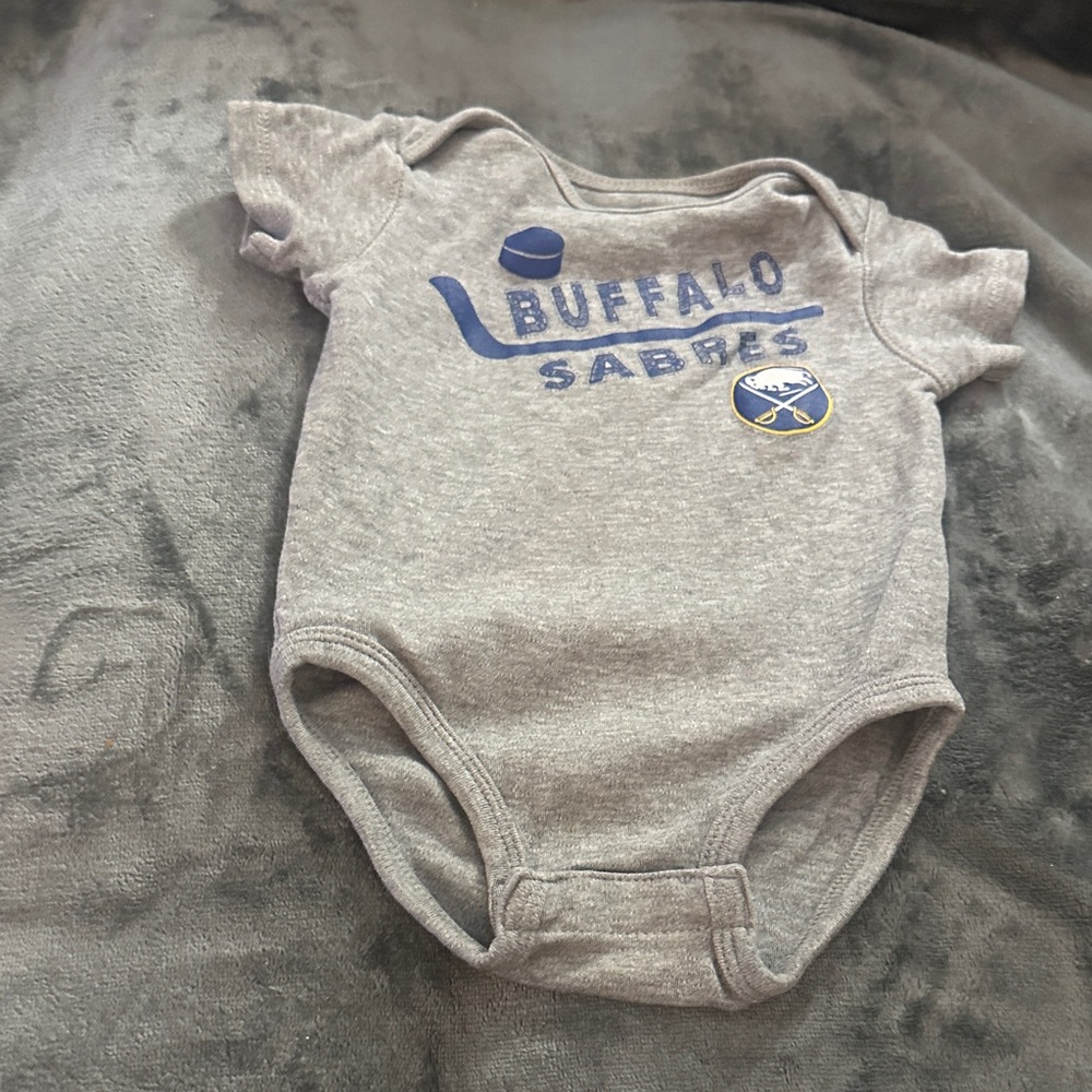 Buffalo Sabres Gray Baby Onesie size 3-6 mont